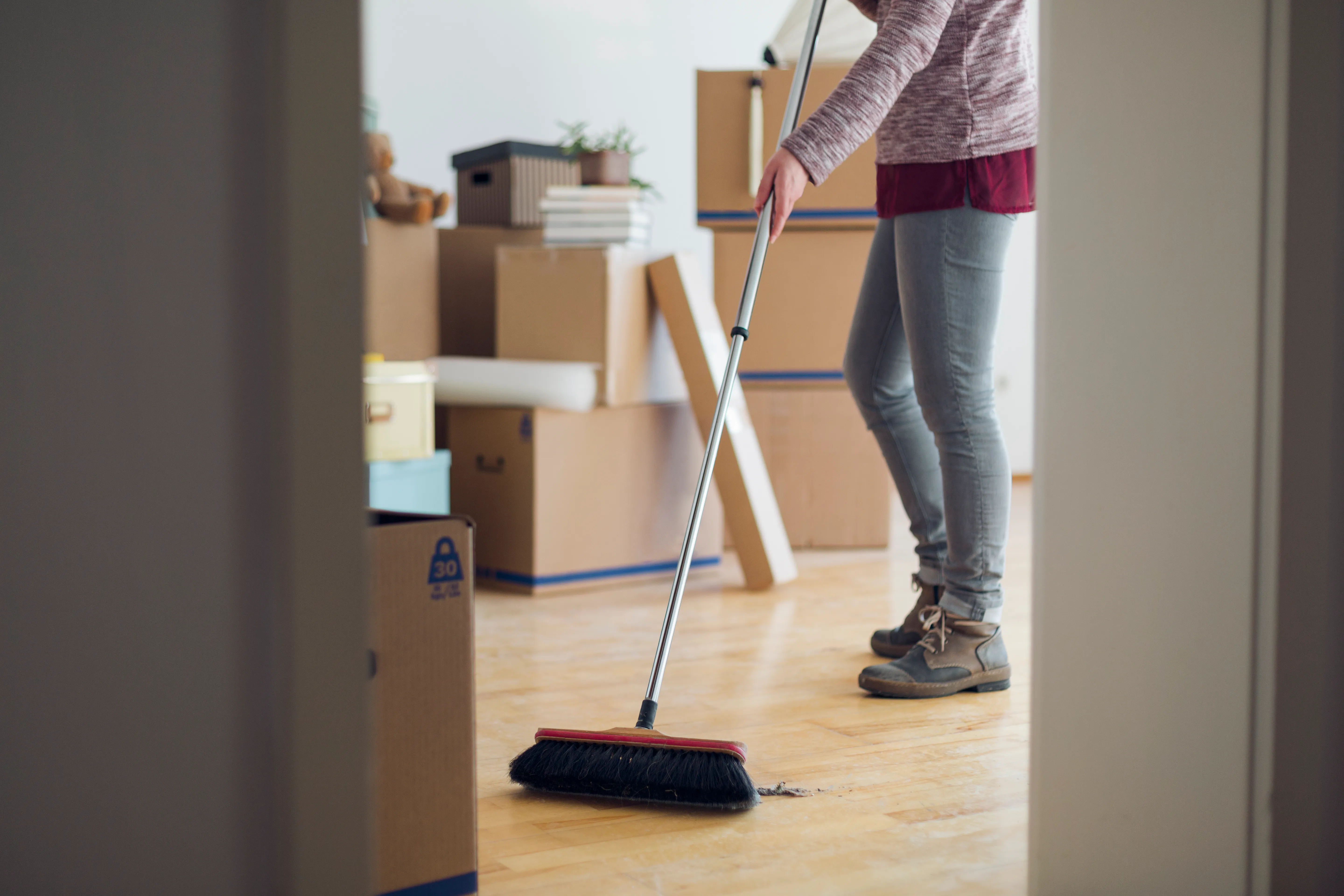 Move out sweeping service — Ange Cleaning Minnesota